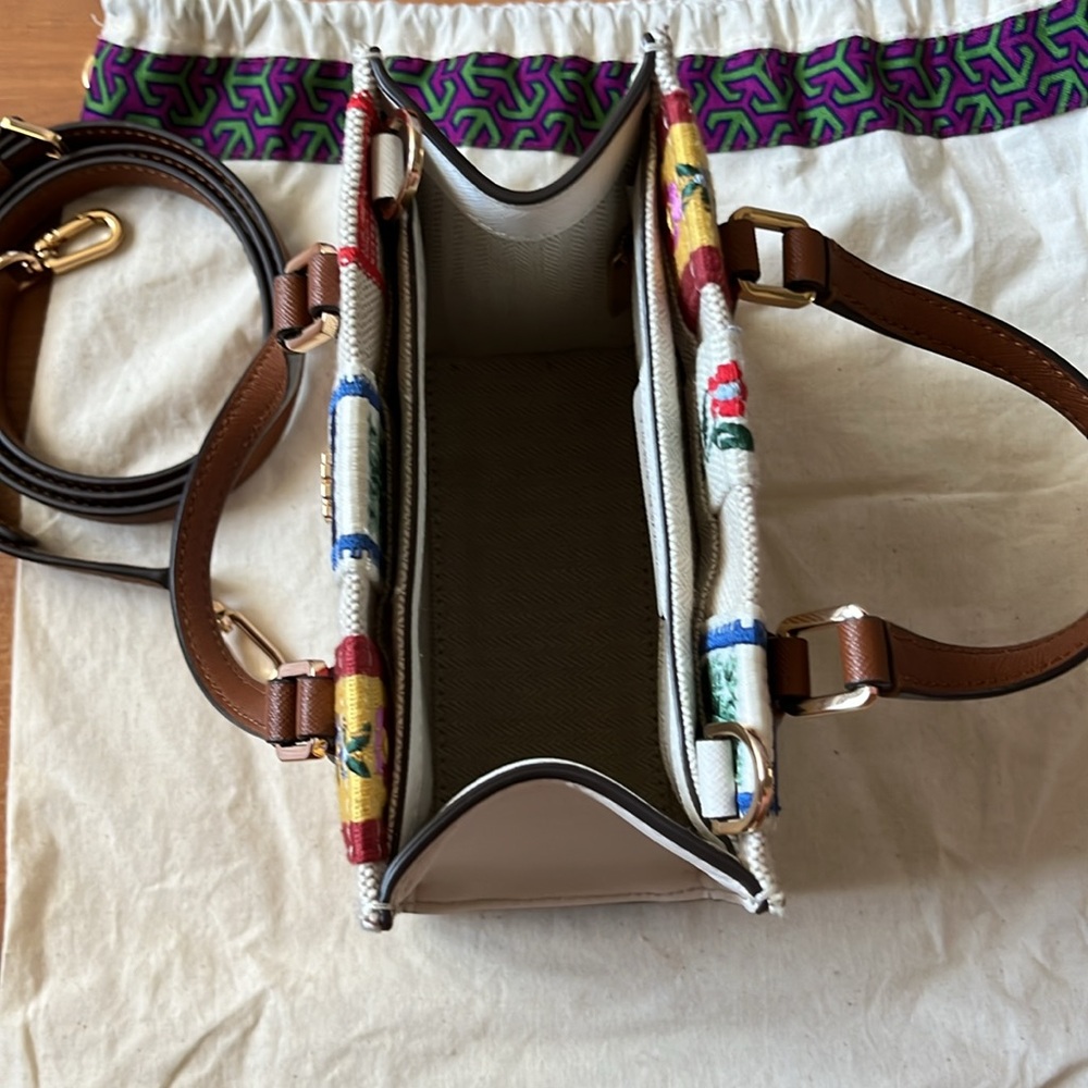 Tory Burch Emerson Satchel - Picture 5 of 11